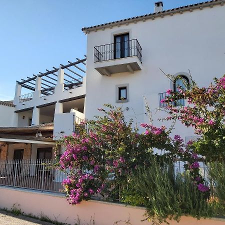 Hotel Il Faro Di Molara بورتو سان باولو المظهر الخارجي الصورة