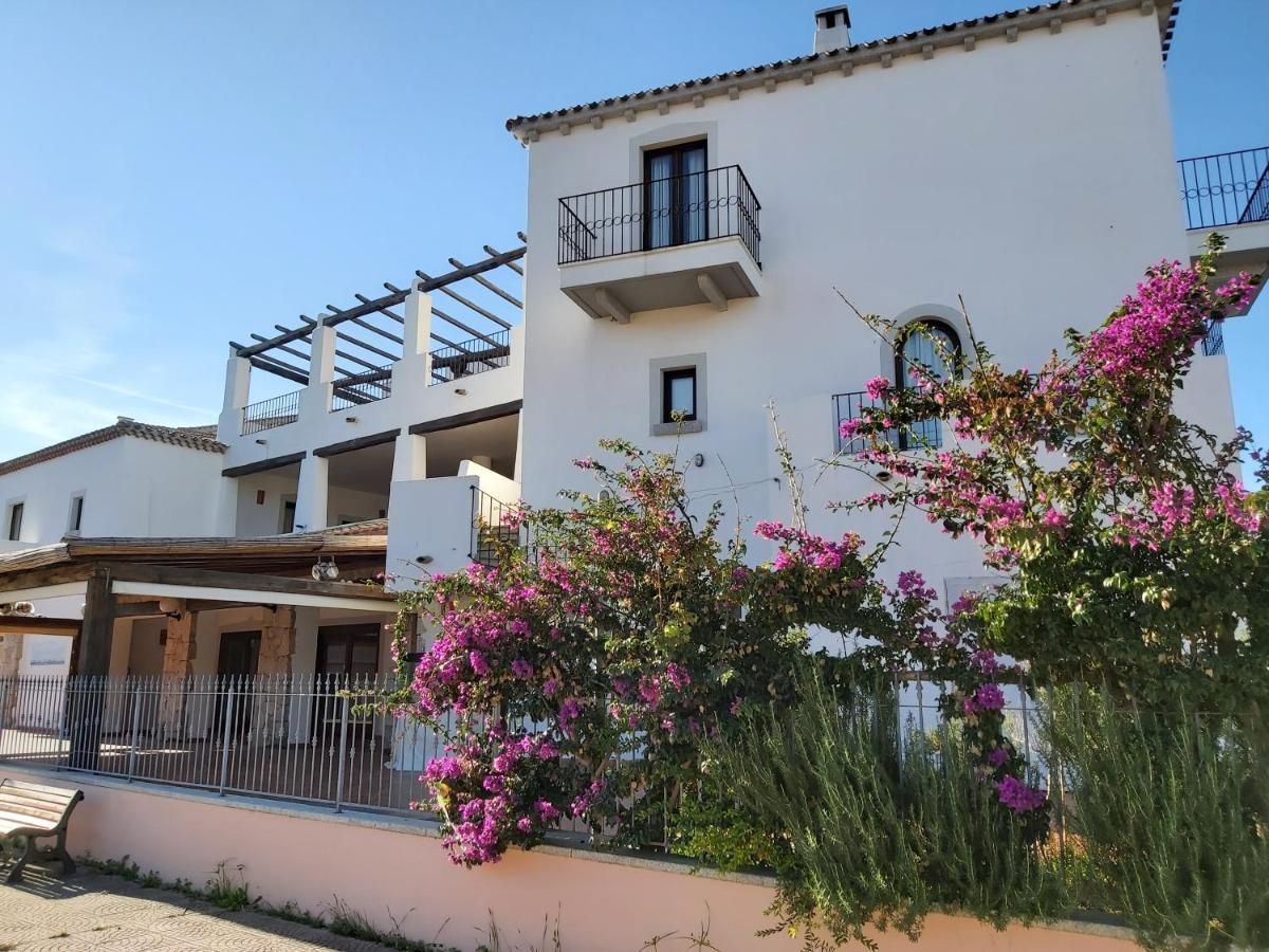 Hotel Il Faro Di Molara بورتو سان باولو المظهر الخارجي الصورة