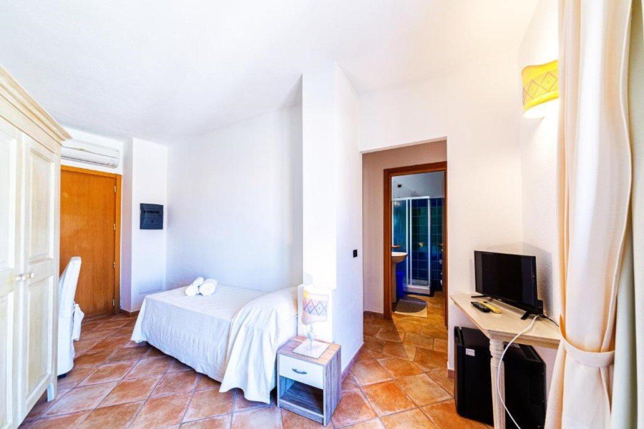 Hotel Il Faro Di Molara بورتو سان باولو المظهر الخارجي الصورة