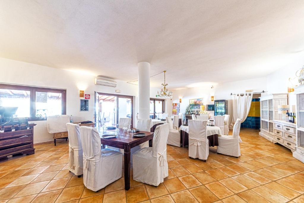 Hotel Il Faro Di Molara بورتو سان باولو المظهر الخارجي الصورة